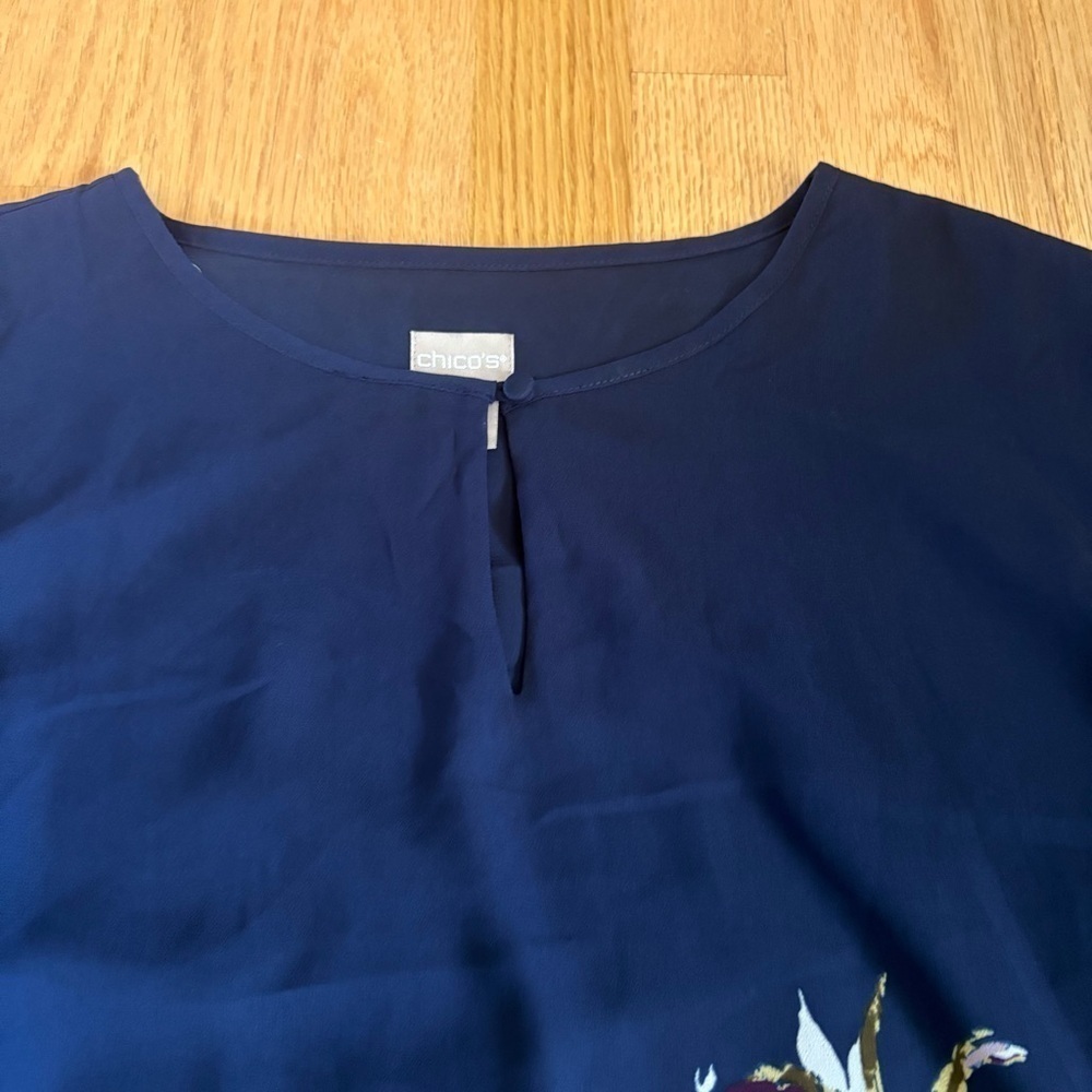 Chico’s Bird of Paradise-Print Pullover Blouse Sz 2 12/14 Blue Floral Blouse Top - Picture 6 of 9